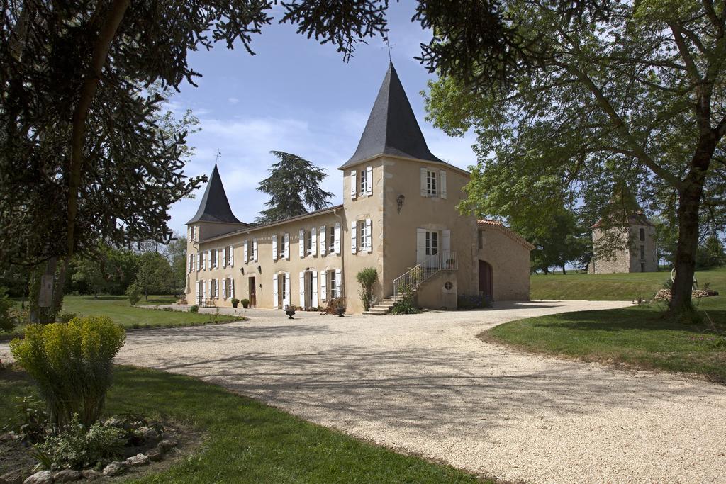 Couette-café Maison D Hotes De Charme Les Bruhasses Campagne Parc De 3 Ha Vignoble Familial Armagnac 2*